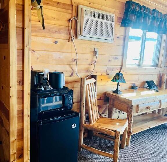 جناح, Badlands Frontier Cabins