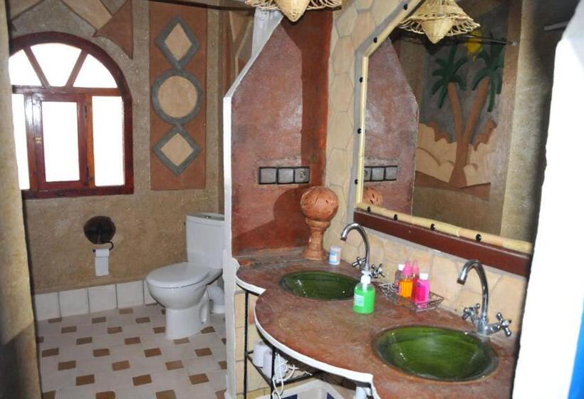 Economy Quadruple Room, Maison Acacias