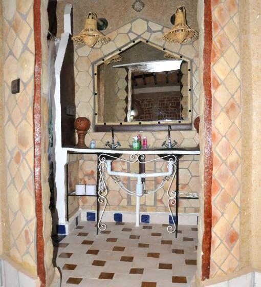 Economy Quadruple Room, Maison Acacias