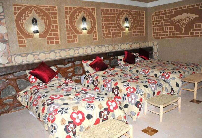 Economy Quadruple Room, Maison Acacias