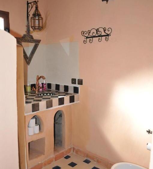 اتاق استاندارد چهار تخته, Maison Acacias