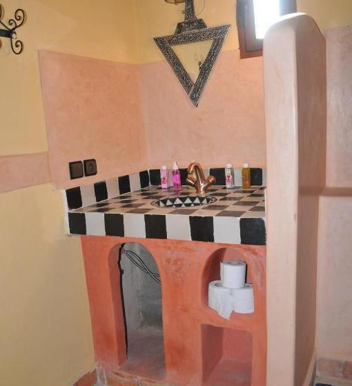 اتاق اکونومی, Maison Acacias