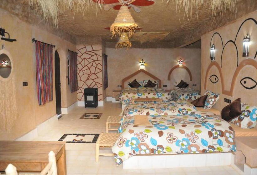 اتاق خانوادگی, Maison Acacias