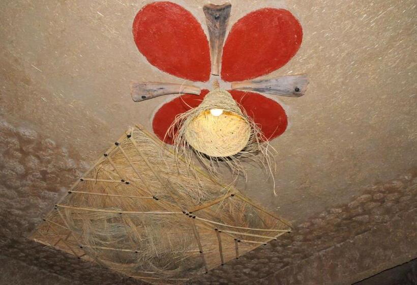 اتاق خانوادگی, Maison Acacias