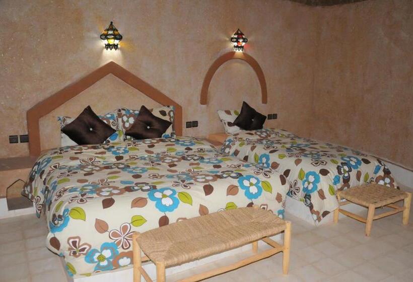 اتاق خانوادگی, Maison Acacias