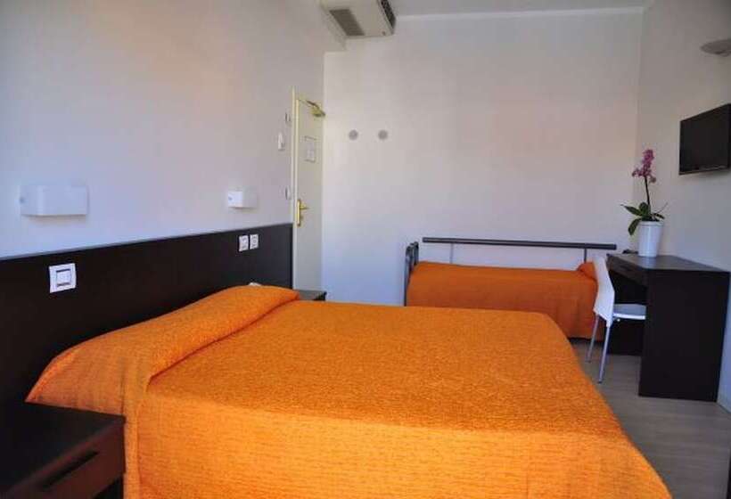 اتاق استاندارد سه نفره, Lugano