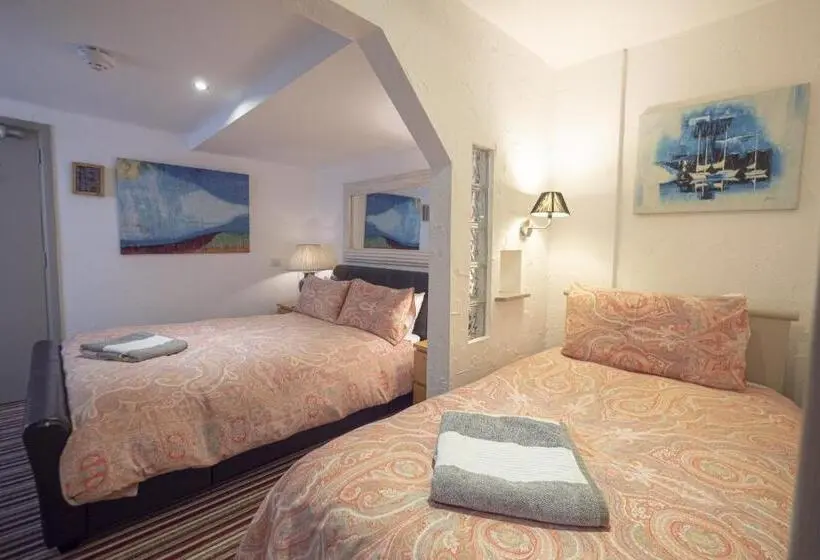 デラックストリプルルーム, Cornerways Guest House