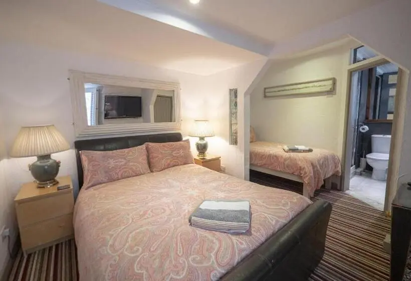 デラックストリプルルーム, Cornerways Guest House