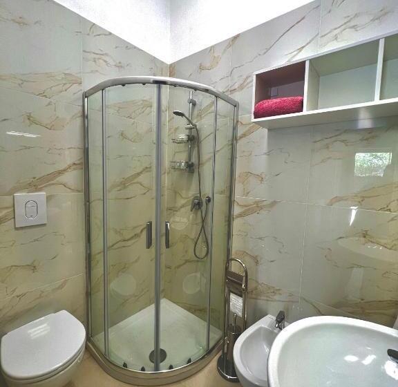 패밀리 룸, Villa Latino