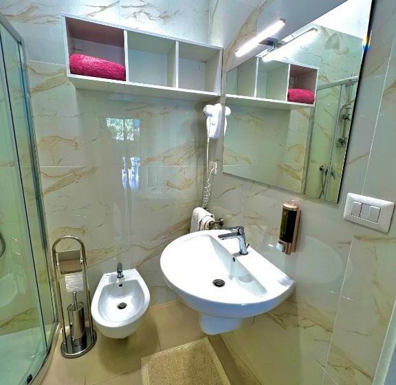 패밀리 룸, Villa Latino