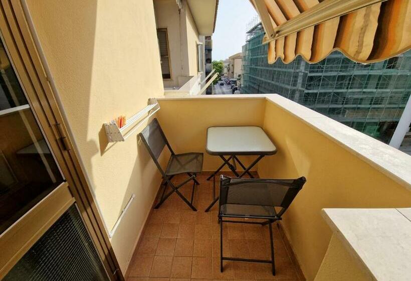 חדר סטנדרט, The Shell Guest House