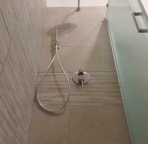 חדר סטנדרט, The Shell Guest House