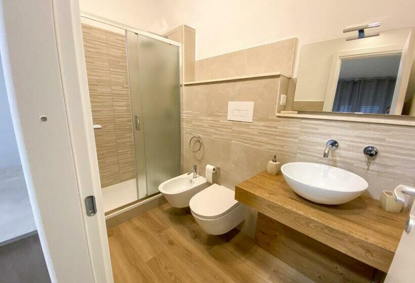 חדר סטנדרט, The Shell Guest House