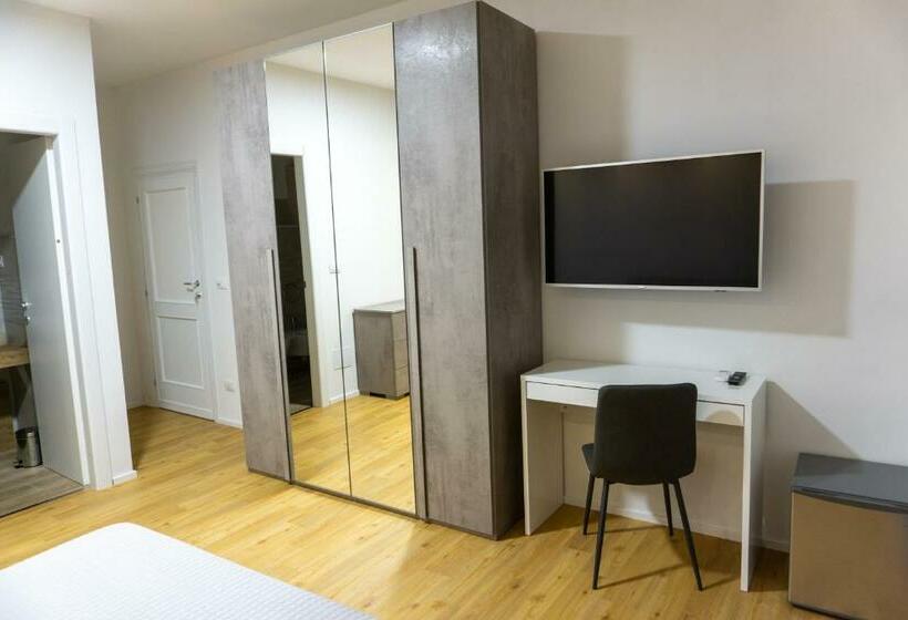 חדר סטנדרט, The Shell Guest House