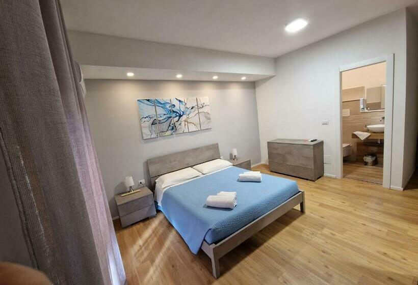 חדר סטנדרט, The Shell Guest House