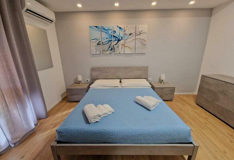 חדר סטנדרט, The Shell Guest House