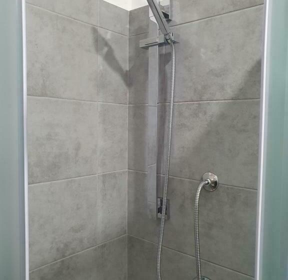 חדר סטנדרט, The Shell Guest House