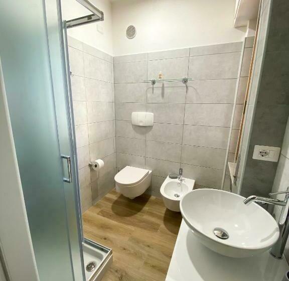 חדר סטנדרט, The Shell Guest House