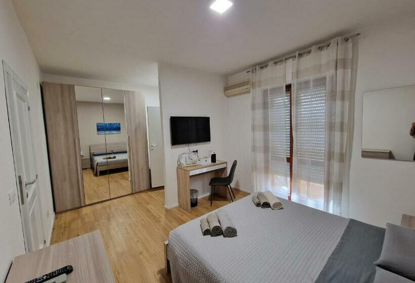 חדר סטנדרט, The Shell Guest House