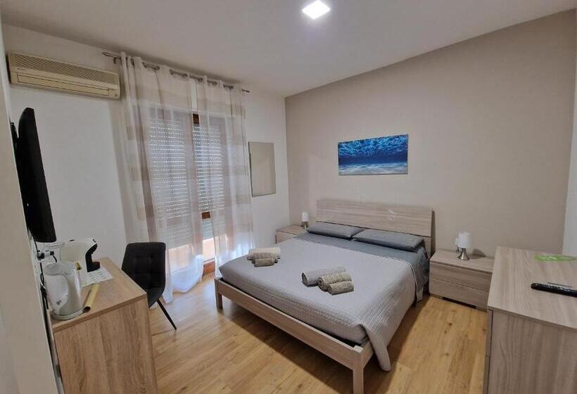 חדר סטנדרט, The Shell Guest House