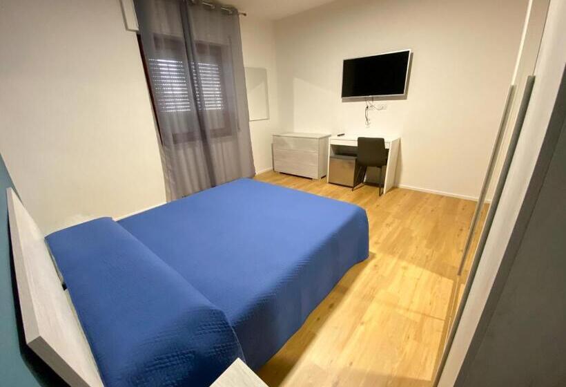 חדר סטנדרט, The Shell Guest House