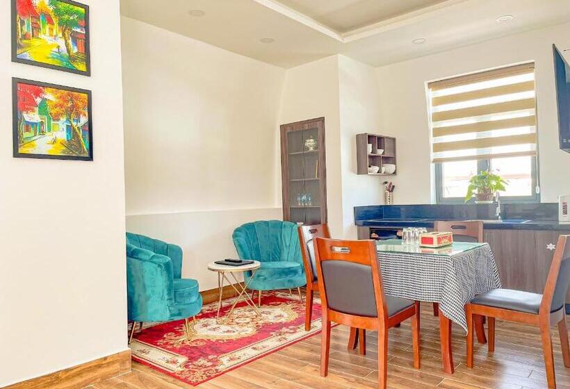 سوییت خانوادگی, Crown Dalat