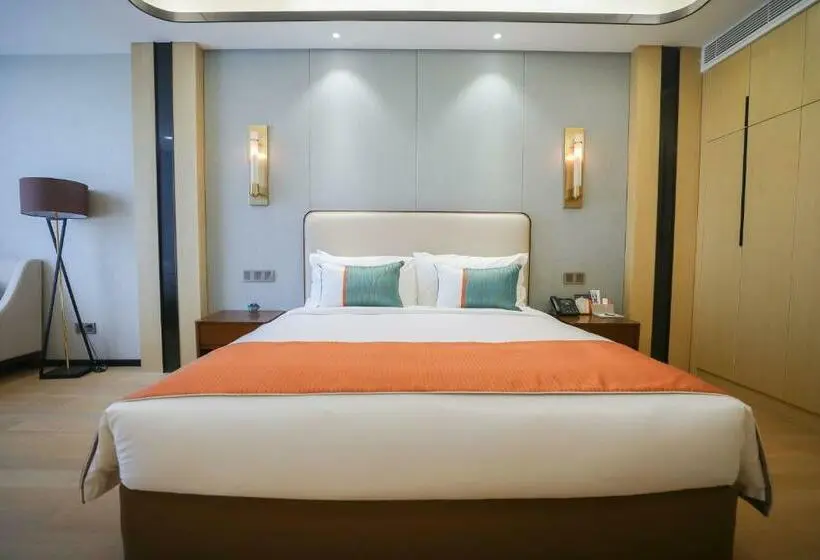 キングサイズベッドのデラックスルーム, Jinling Funhome Hotel Nanjing Jiulong Lake   Nanjing South Railway Station