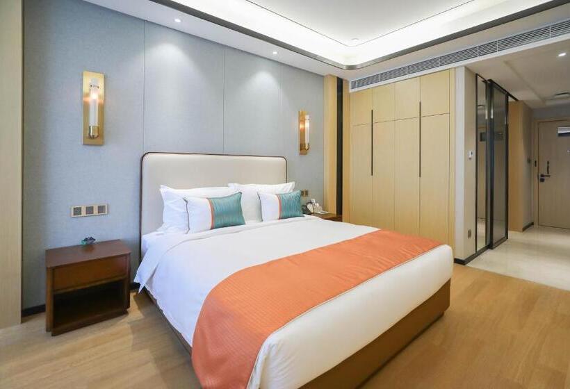 Номер Deluxe Кровать Кинг, Jinling Funhome Hotel Nanjing Jiulong Lake   Nanjing South Railway Station