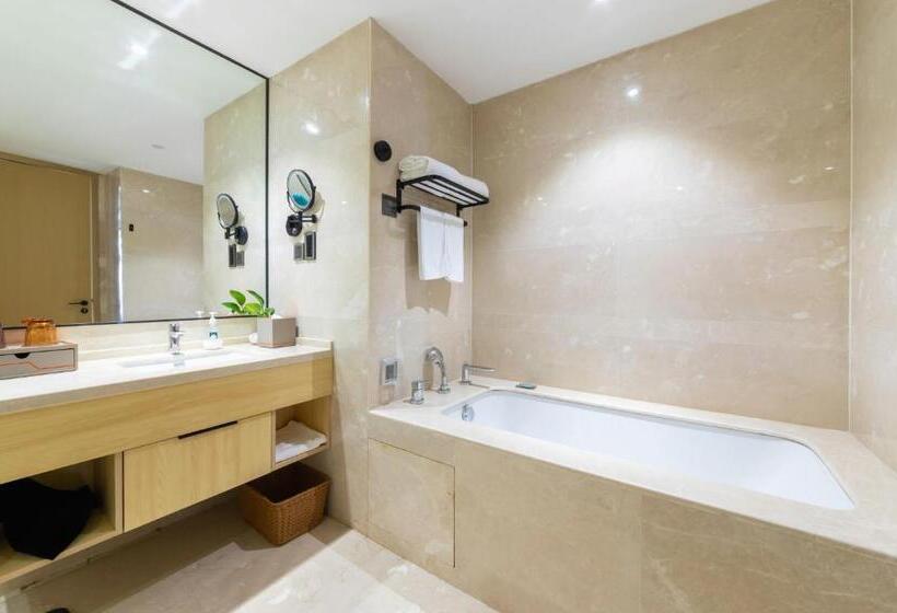 سوییت خانوادگی, Jinling Funhome Hotel Nanjing Jiulong Lake   Nanjing South Railway Station