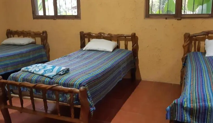 اتاق استاندارد چهار تخته, Yaxlik River Lodge