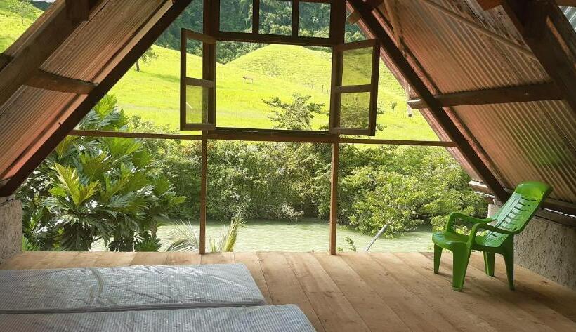 اتاق استاندارد چهار تخته, Yaxlik River Lodge