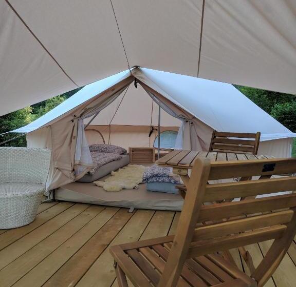 چادر با خدمات رفاهی استاندارد, Pužman Farm Glamping