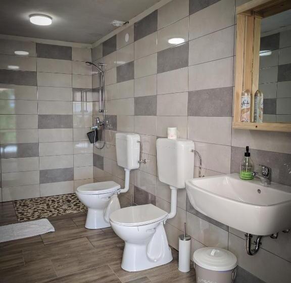 چادر با خدمات رفاهی استاندارد, Pužman Farm Glamping