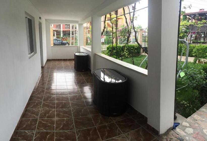 اتاق استاندارد چهار تخته, Casa Ciobi