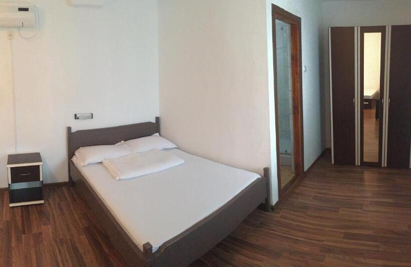 اتاق استاندارد چهار تخته, Casa Ciobi