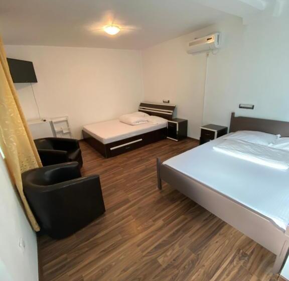 اتاق استاندارد چهار تخته, Casa Ciobi