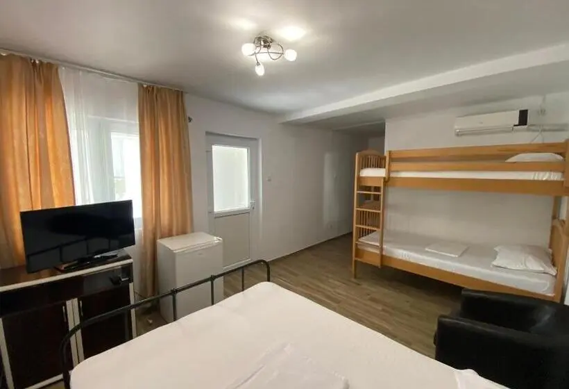 Cameră Cvadruplă Standard, Casa Ciobi