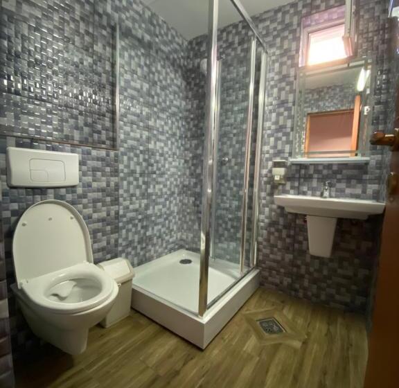 اتاق استاندارد چهار تخته, Casa Ciobi