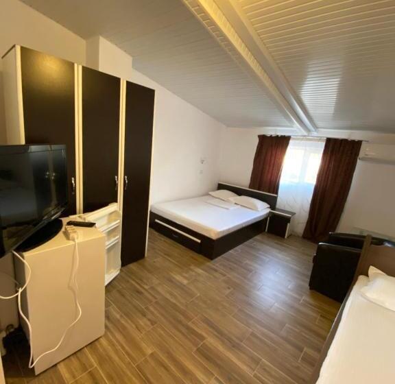 اتاق استاندارد چهار تخته, Casa Ciobi