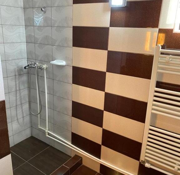 اتاق استاندارد چهار تخته, Casa Ciobi