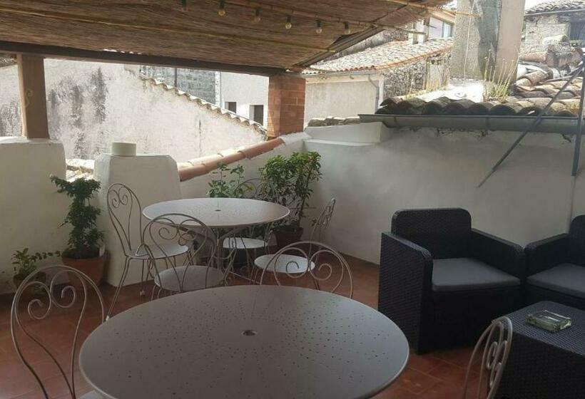 Номер Стандарт Трехместный, Chez Albert Et Karine