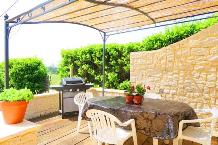 جناح مطلّ علي حمام السباحة, Le Mas Des Lavandes