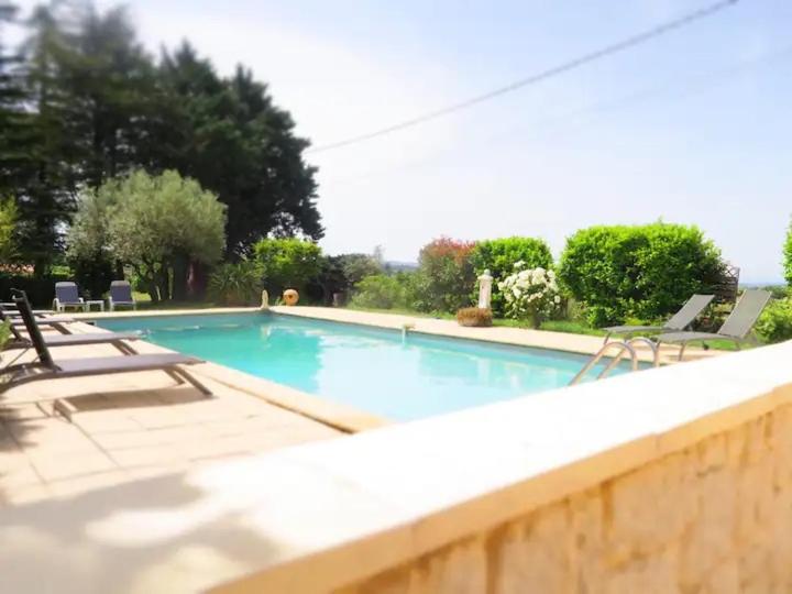 جناح مطلّ علي حمام السباحة, Le Mas Des Lavandes