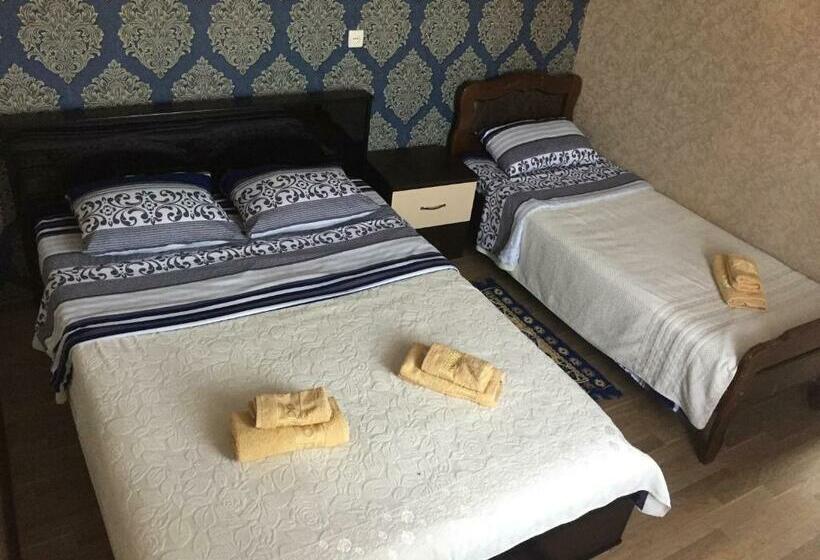 اتاق استاندارد سه نفره, Guest House Loza