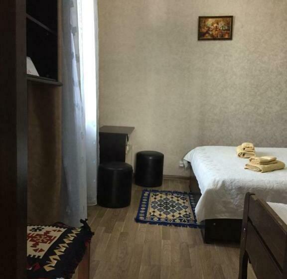 اتاق استاندارد سه نفره, Guest House Loza