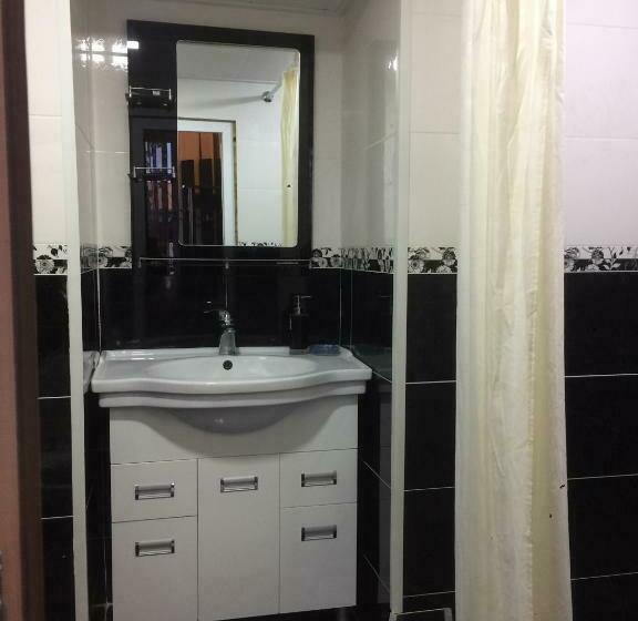 اتاق استاندارد سه نفره, Guest House Loza