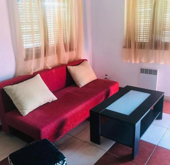 Люкс, Mojo Beach