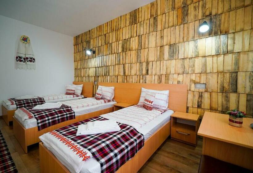 スタンダードトリプルルーム, Casa Ralucăi