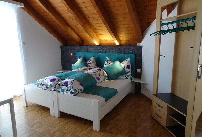 Standard room with outdoor bath, B & B Hartenfels 73