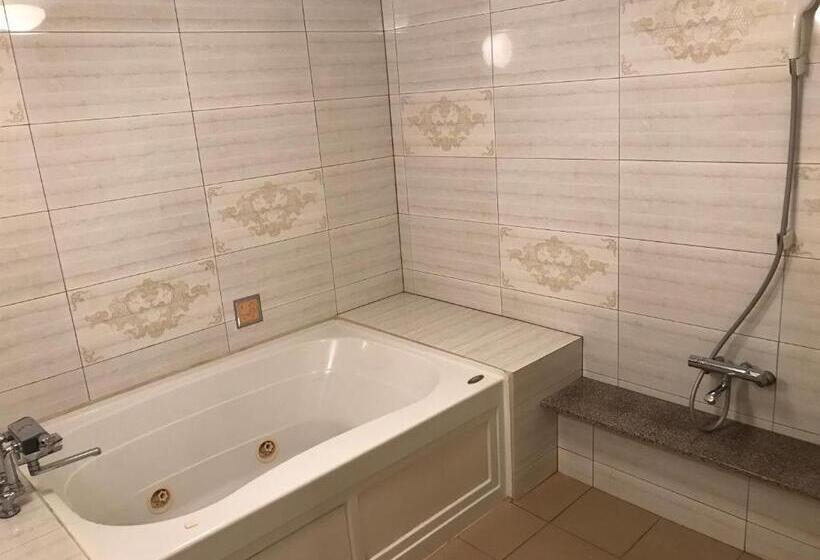 디럭스 룸, Aura Resort Iga